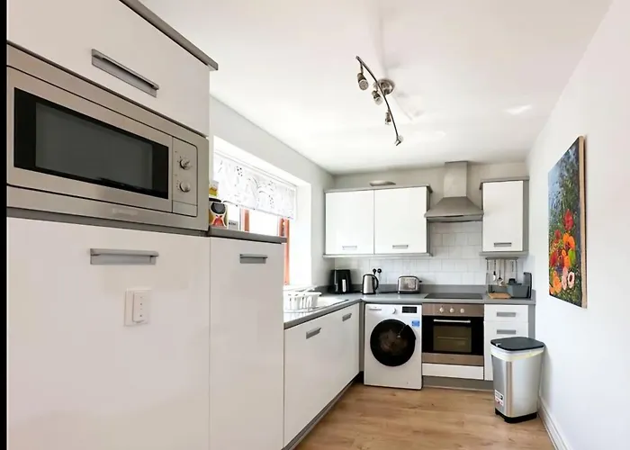 Centrally Located 2bed Duplex * 웨스트포트