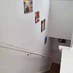Centrally Located 2bed Duplex Lägenhet