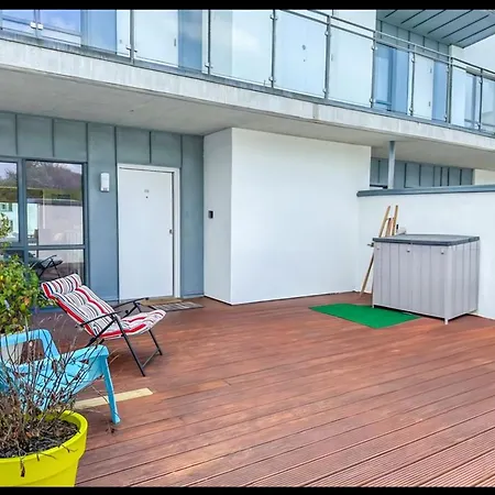 Centrally Located 2bed Duplex * Westport