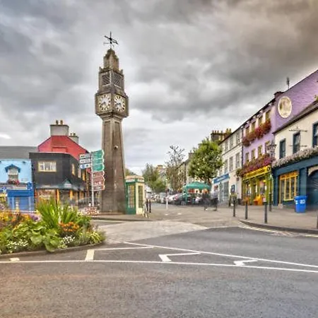 Centrally Located 2bed Duplex Westport