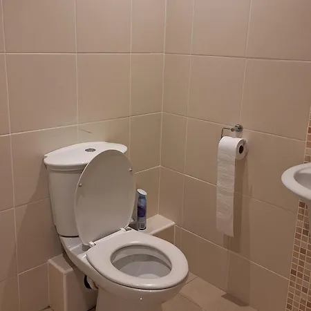 Centrally Located 2bed Duplex Appartement *